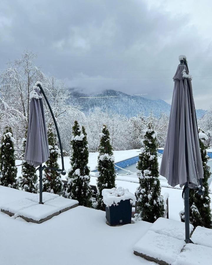 Купецький Двір Hotel Mizhhirya  Exterior photo